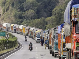 'Economic assault' on Kashmir: J-K leaders flag losses due to closure of Srinagar-Jammu highway